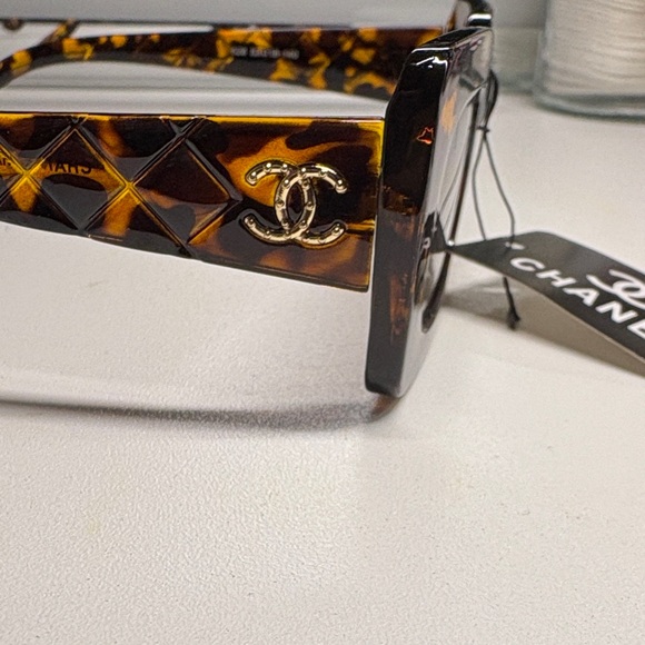 Tortoise Shell Sunglasses - Picture 2 of 2